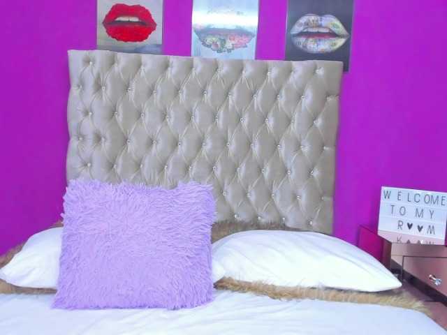 Live sex webcam photo for roxxy-travis #269528306