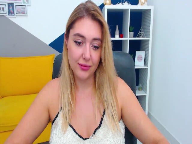 Live sex webcam photo for NicoleConnor #269527417