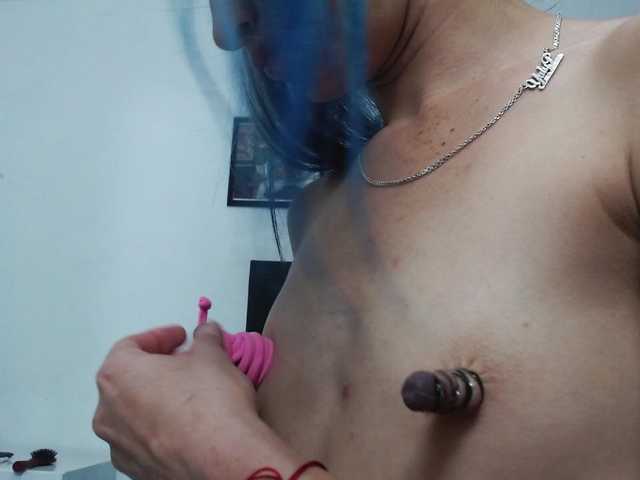 Live sex webcam photo for NicoleSantana #287925036