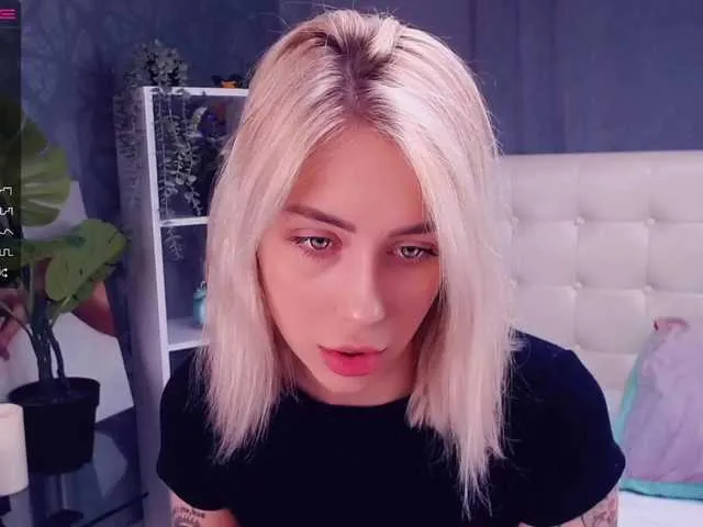 Live sex webcam photo for KaprinaGirrs #269538438