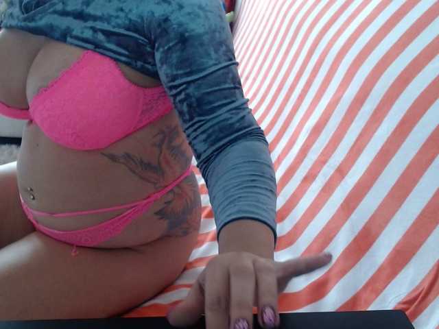 Live sex webcam photo for PrincessReyna #269543120