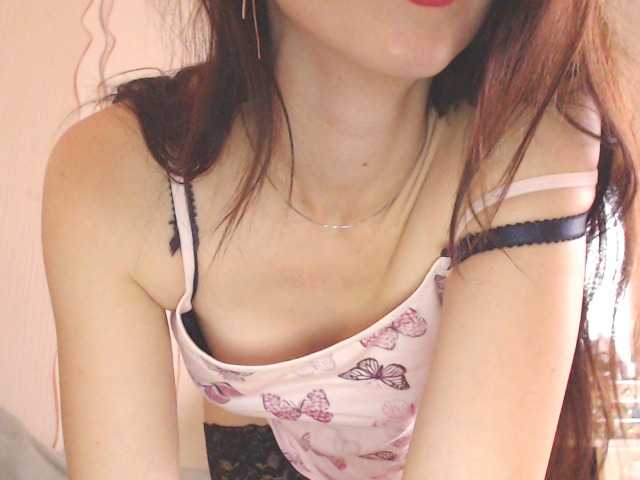 Live sex webcam photo for SexyQueen333 #269537946