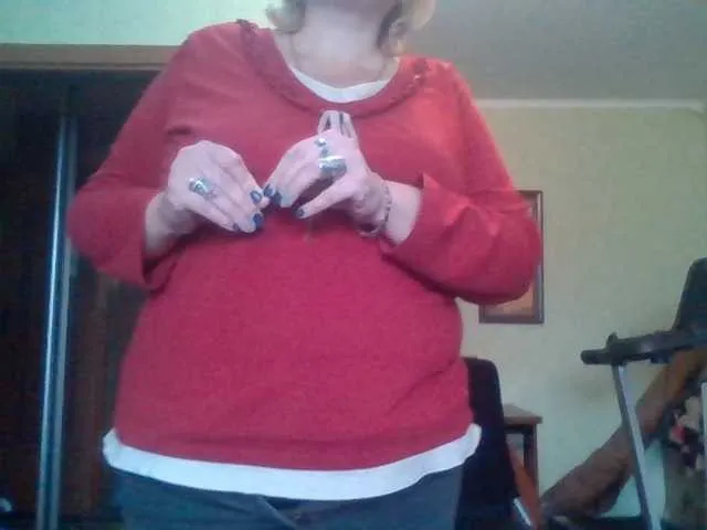 Live sex webcam photo for LOLA88888 #269547264