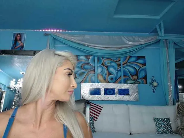 Live sex webcam photo for adrianna_fox #287953224