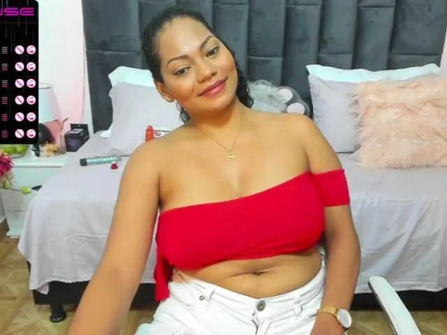 Live sex webcam photo for Lupe-blue #269538483