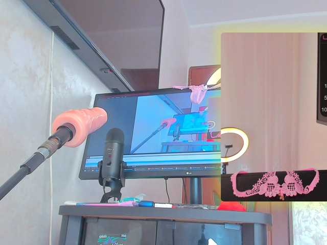 Live sex webcam photo for im-your-love #269537823