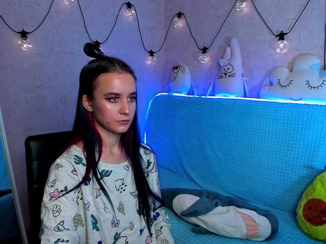 Live sex webcam photo for KiraLiLime #287990144