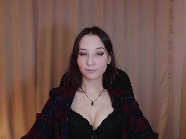 Live sex webcam photo for RenieCalm #269547694