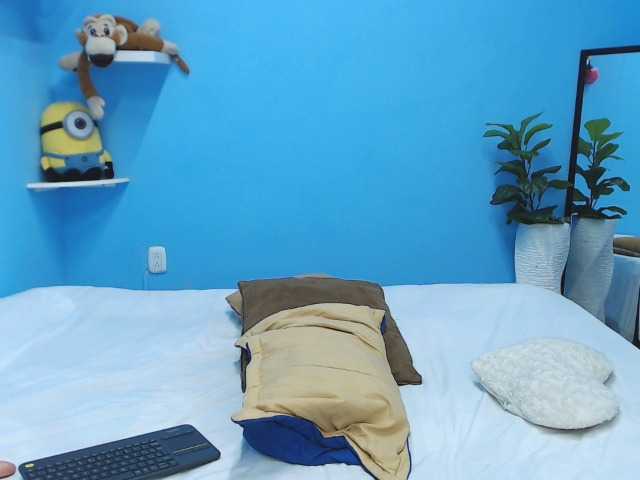 Live sex webcam photo for Isabella-Rose #269534457