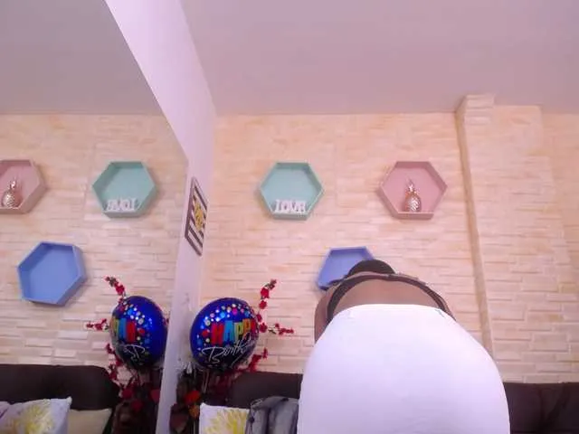 Live sex webcam photo for emily-brown #269542742