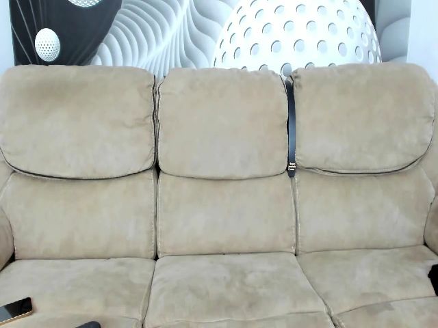 Live sex webcam photo for HaleySweet18 #269533050