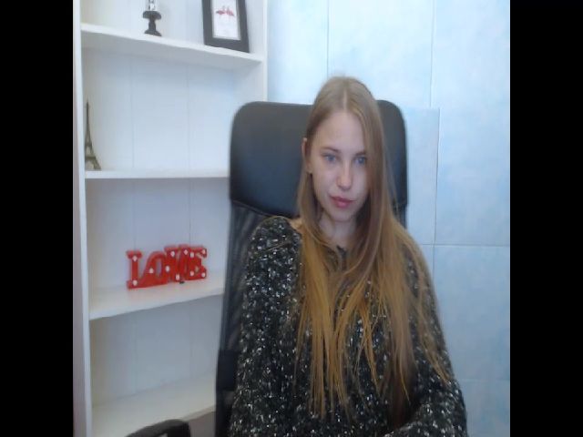 Live sex webcam photo for SshyTeen #269537121