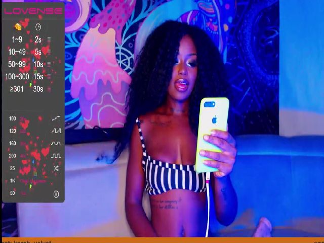 Live sex webcam photo for Karahvelvet #269537289