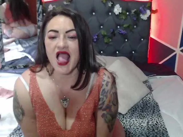 Live sex webcam photo for SaraCraft75 #269547695