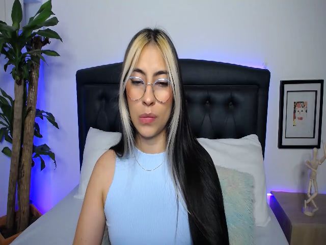 Live sex webcam photo for Mairerf #269544250