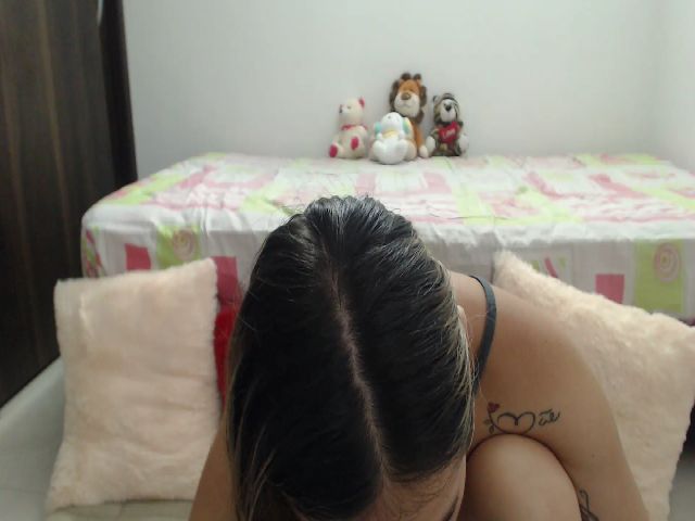 Live sex webcam photo for MackenzieJoe #269544801