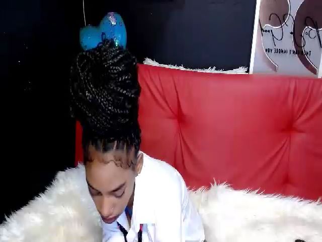 Live sex webcam photo for Ebonyindian69 #269549224