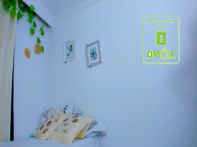 Live sex webcam photo for Luckyclover_ #269536061