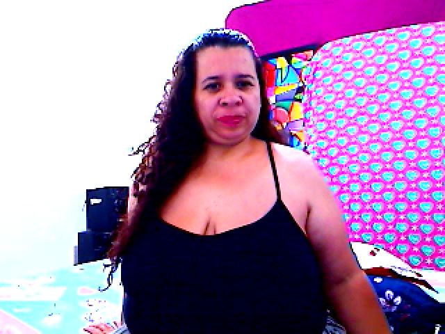 Live sex webcam photo for LatinaBigAss4 #269551209