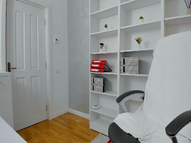 Live sex webcam photo for VanessaCroft #269540718