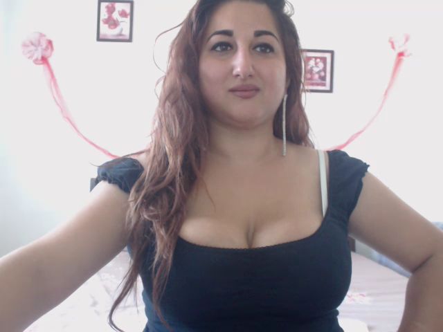 Live sex webcam photo for KinkyMyax #269539757