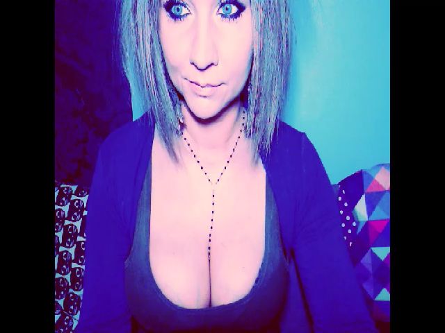 Live sex webcam photo for LillyFox69 #269539830