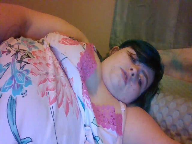 Live sex webcam photo for Ellenaiyah #269539332