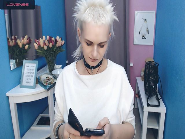 Live sex webcam photo for XJG99 #269544041