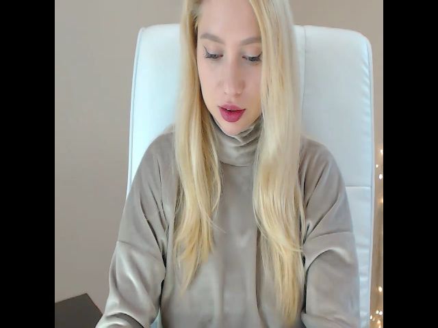 Live sex webcam photo for Miss_Sylvia #269543491