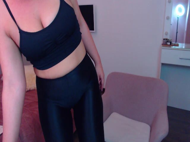 Live sex webcam photo for Yummy_Sammy #269549206