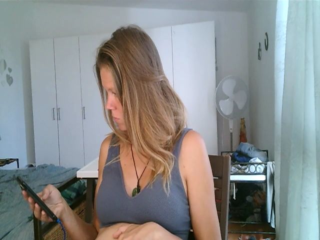 Live sex webcam photo for CallMeMaria #269546198