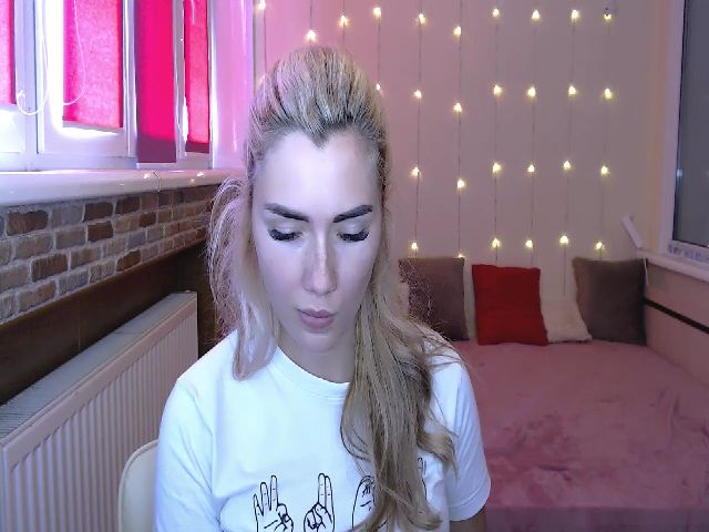 Live sex webcam photo for TrishKlein #269540423