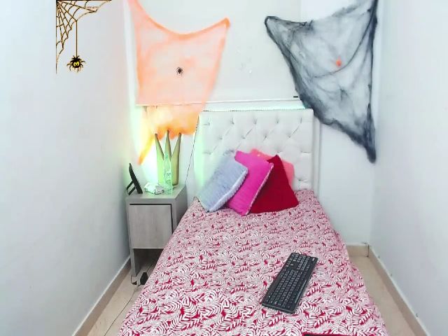 Live sex webcam photo for Arianna_sexyy #269543465