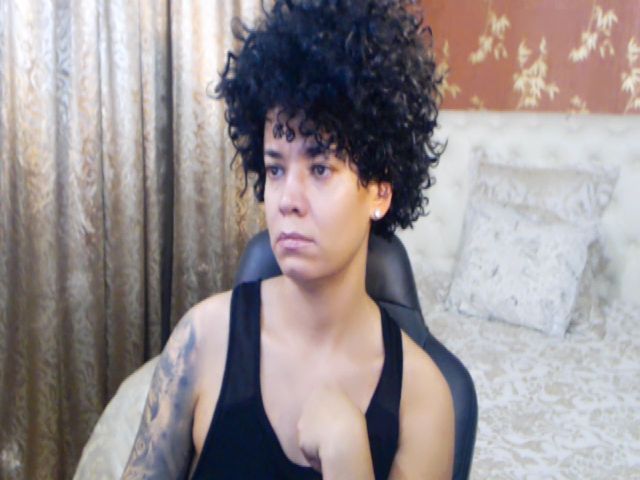 Live sex webcam photo for LaraAnne_ #269546117