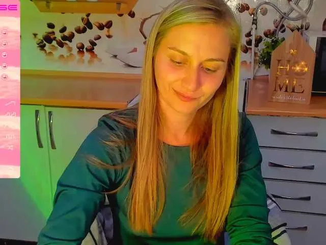 Live sex webcam photo for RitaMay #269538109