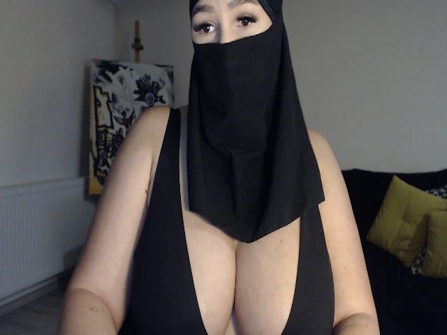 Live sex webcam photo for SelmaAzmani1 #269546355