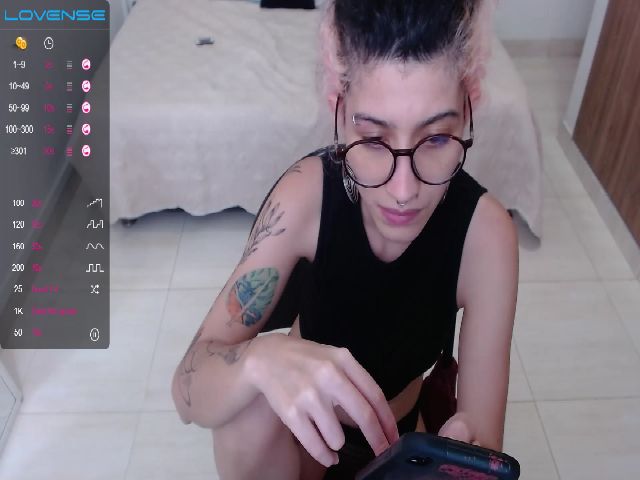 Live sex webcam photo for Myzore #269535299