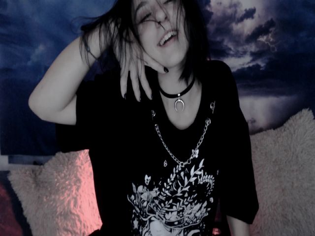 Live sex webcam photo for Meowny #269551243