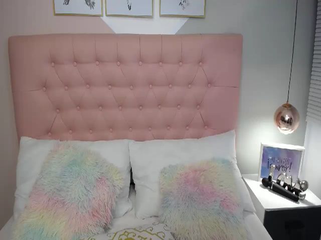 Live sex webcam photo for ema_zz #269537573