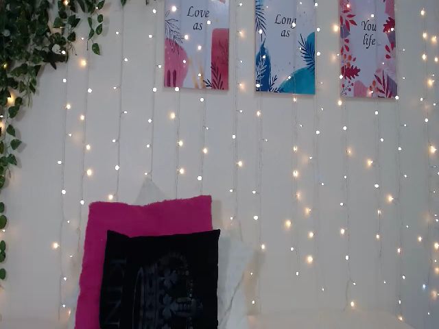 Live sex webcam photo for JOLIE_ABALO #269539500