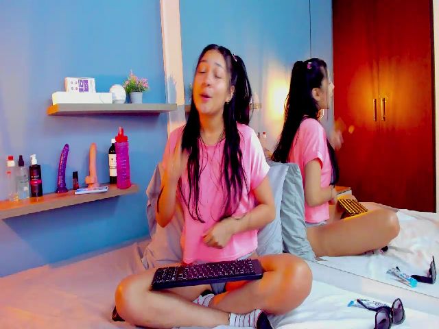 Live sex webcam photo for Emily_narvaez #269550248