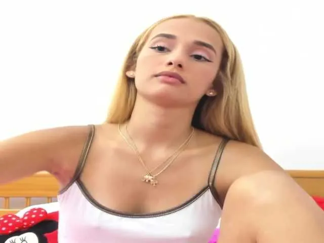 Live sex webcam photo for latincarlahot #269538399