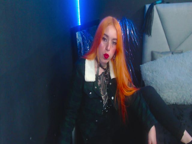 Live sex webcam photo for samantasmithh #269539374