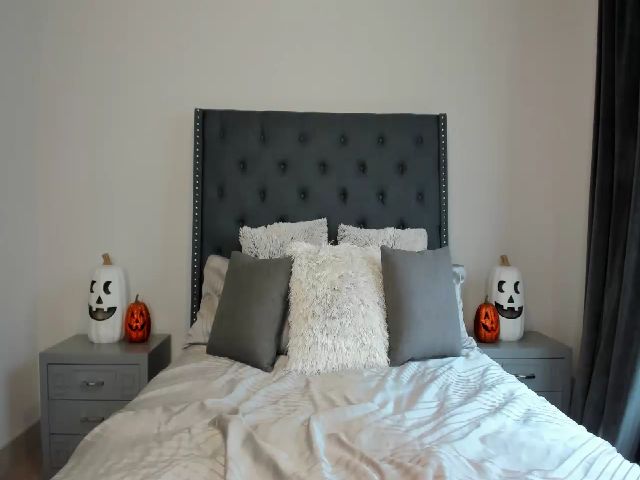 Live sex webcam photo for samanthastarr #269548797