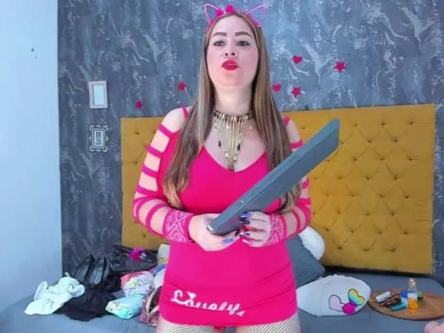 Live sex webcam photo for ArianaDiosa #269543034