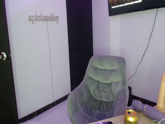 Live sex webcam photo for Laurasofiaa_ #269537139