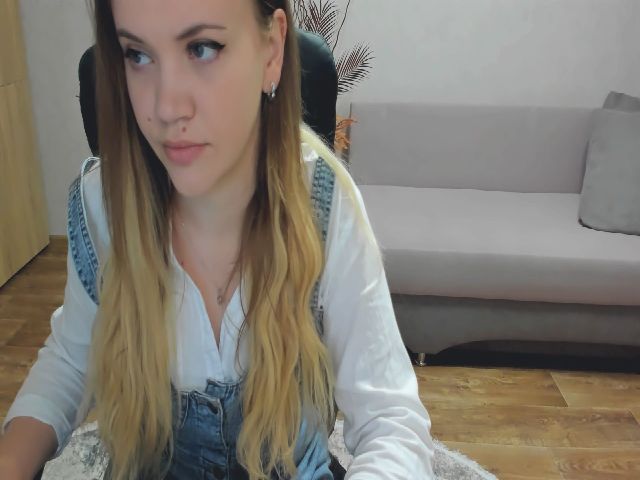 Live sex webcam photo for EllaAntares #269536894