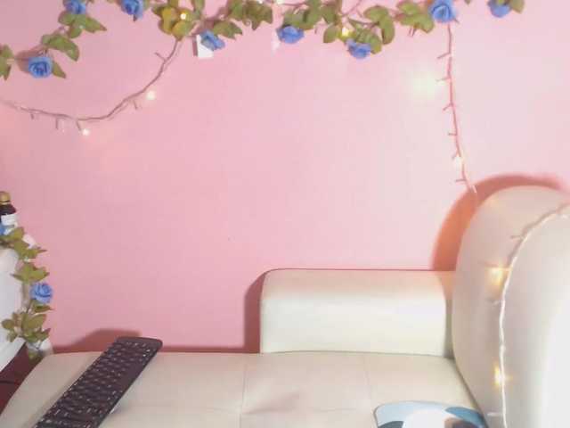 Live sex webcam photo for AliceJhons #269542454
