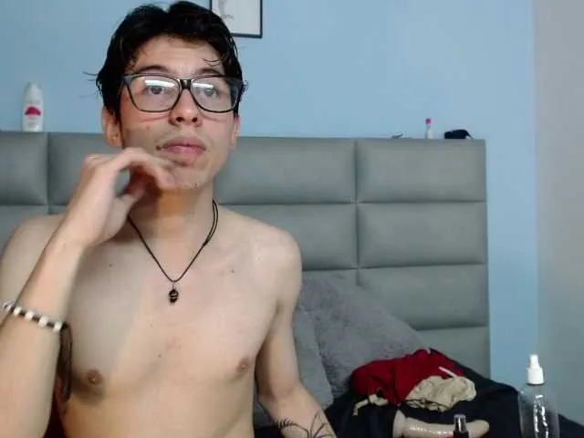 Live sex webcam photo for horus-isis #269533607