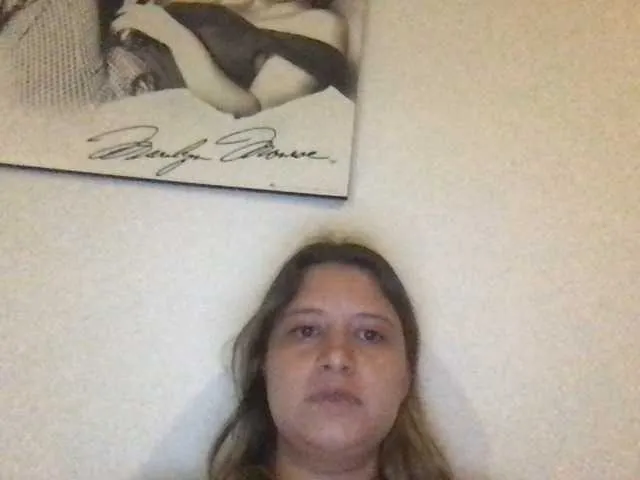 Live sex webcam photo for sophie-black #269534384